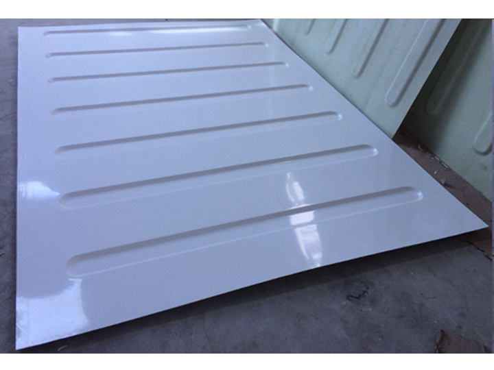 Refrigerated compartment board